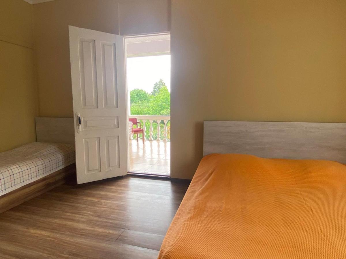 Natia Guest House Kobuleti Bagian luar foto